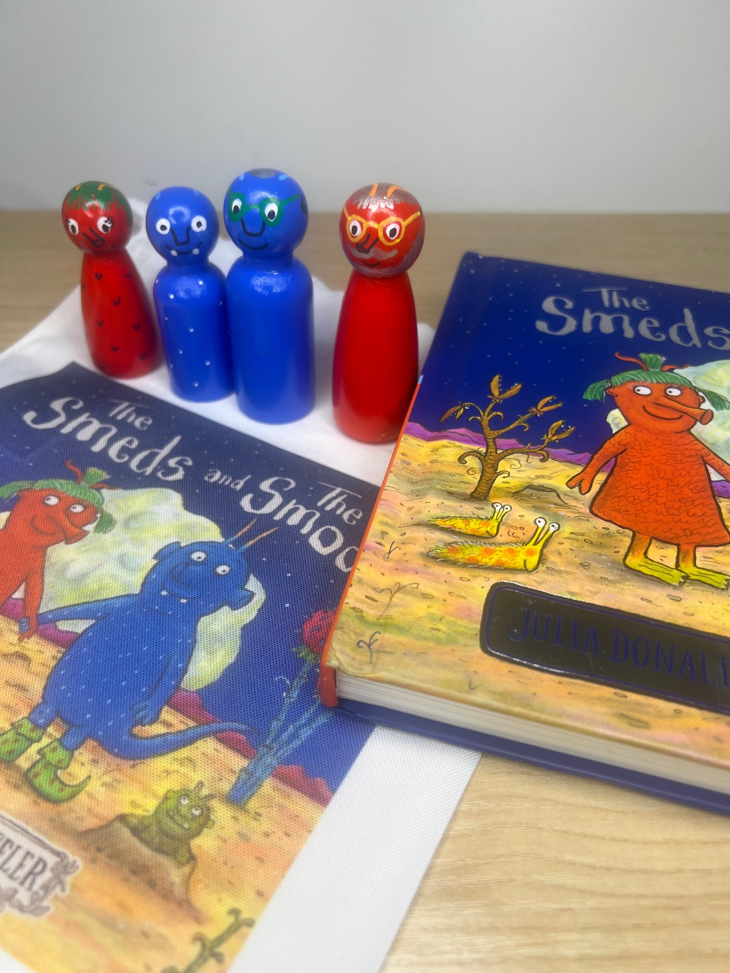 The Smeds and The Smoos Story Bag with Pegs