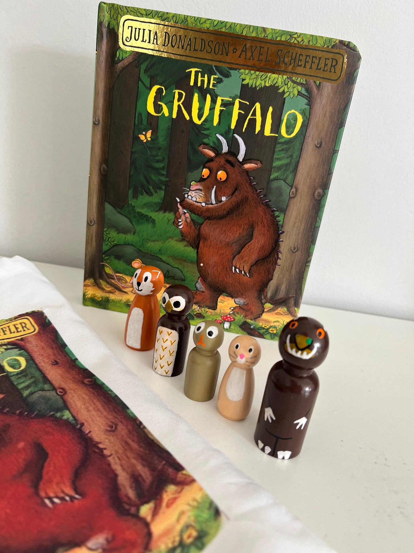 The Gruffalo Story Bag with Pegs