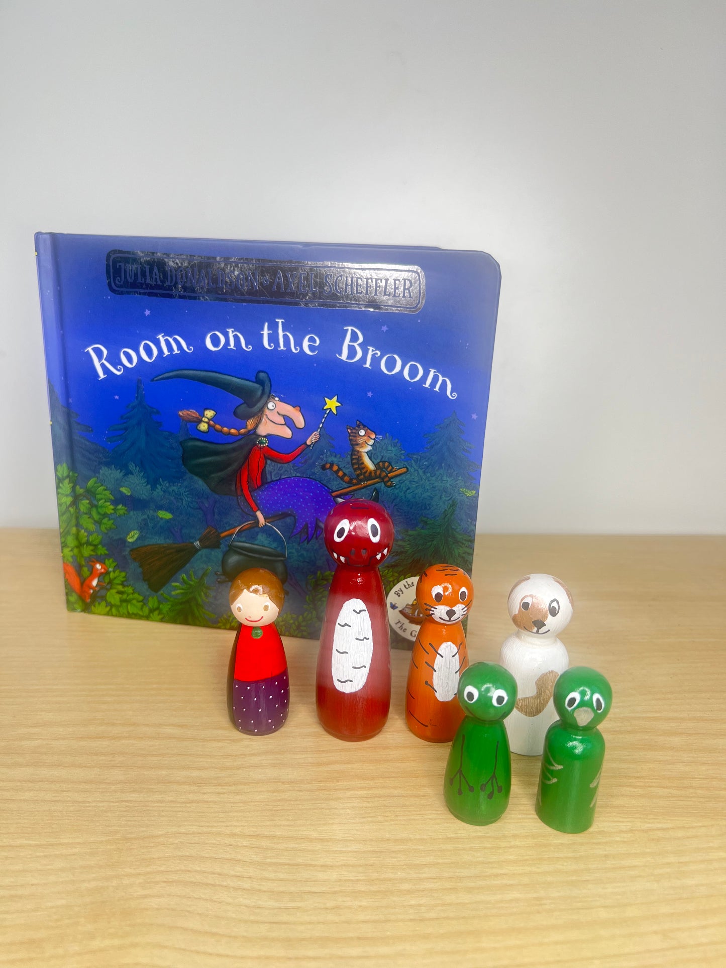 Room on the Broom Story Bag with Pegs