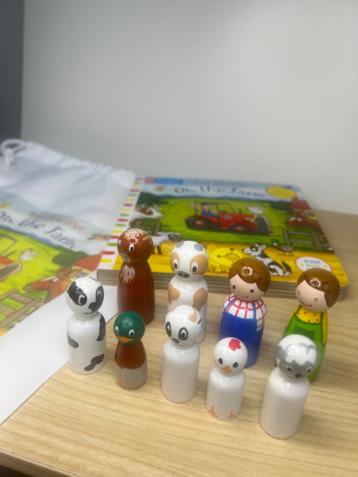 On The Farm Story Bag with Pegs