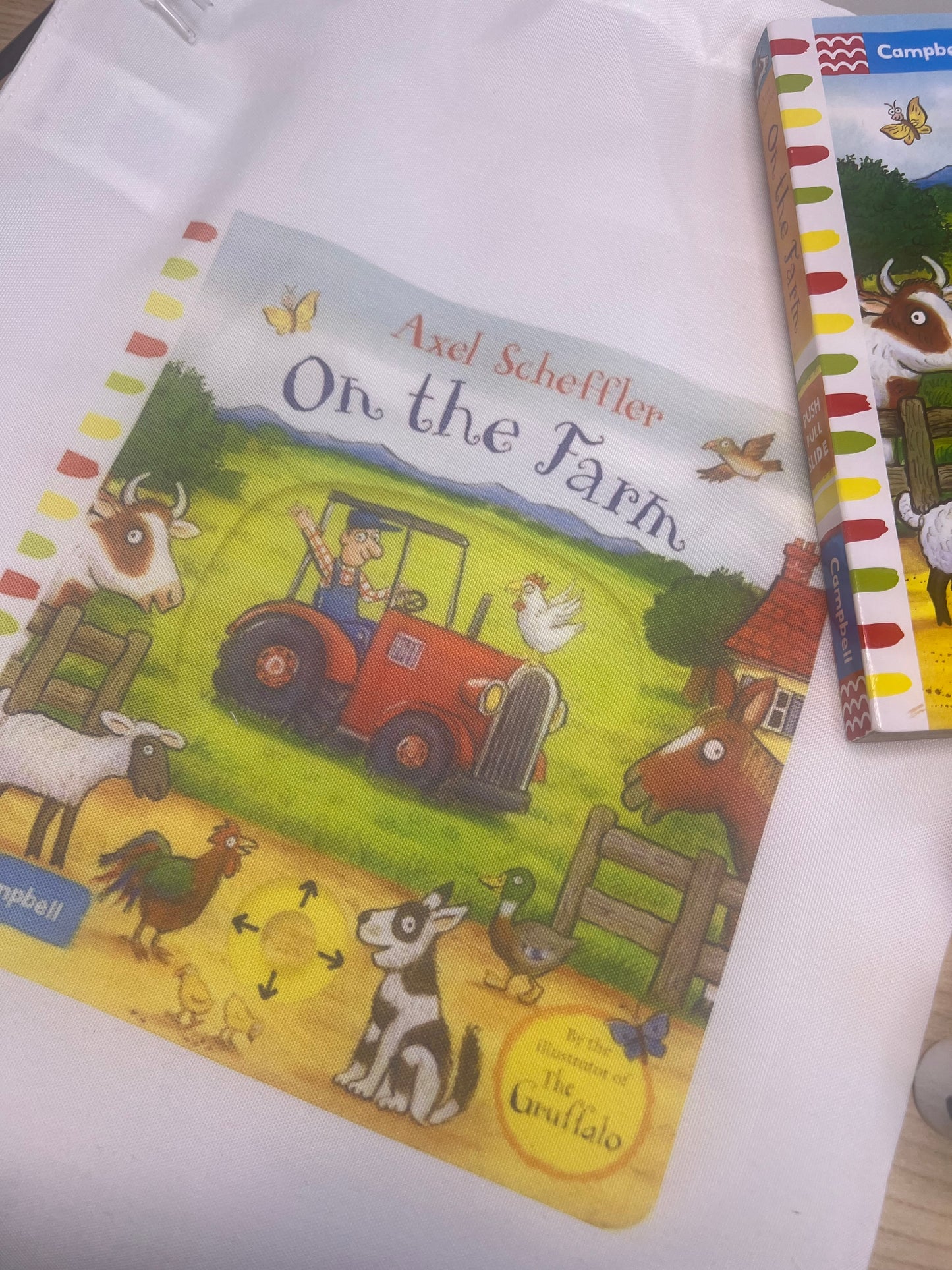On The Farm Story Bag with Pegs